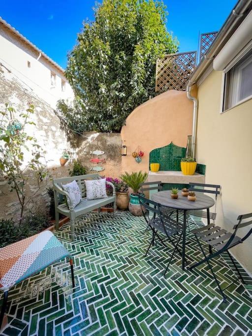 Petit Patio - 2 Chambres - Centre Ville - Climatisation 卡西斯 外观 照片