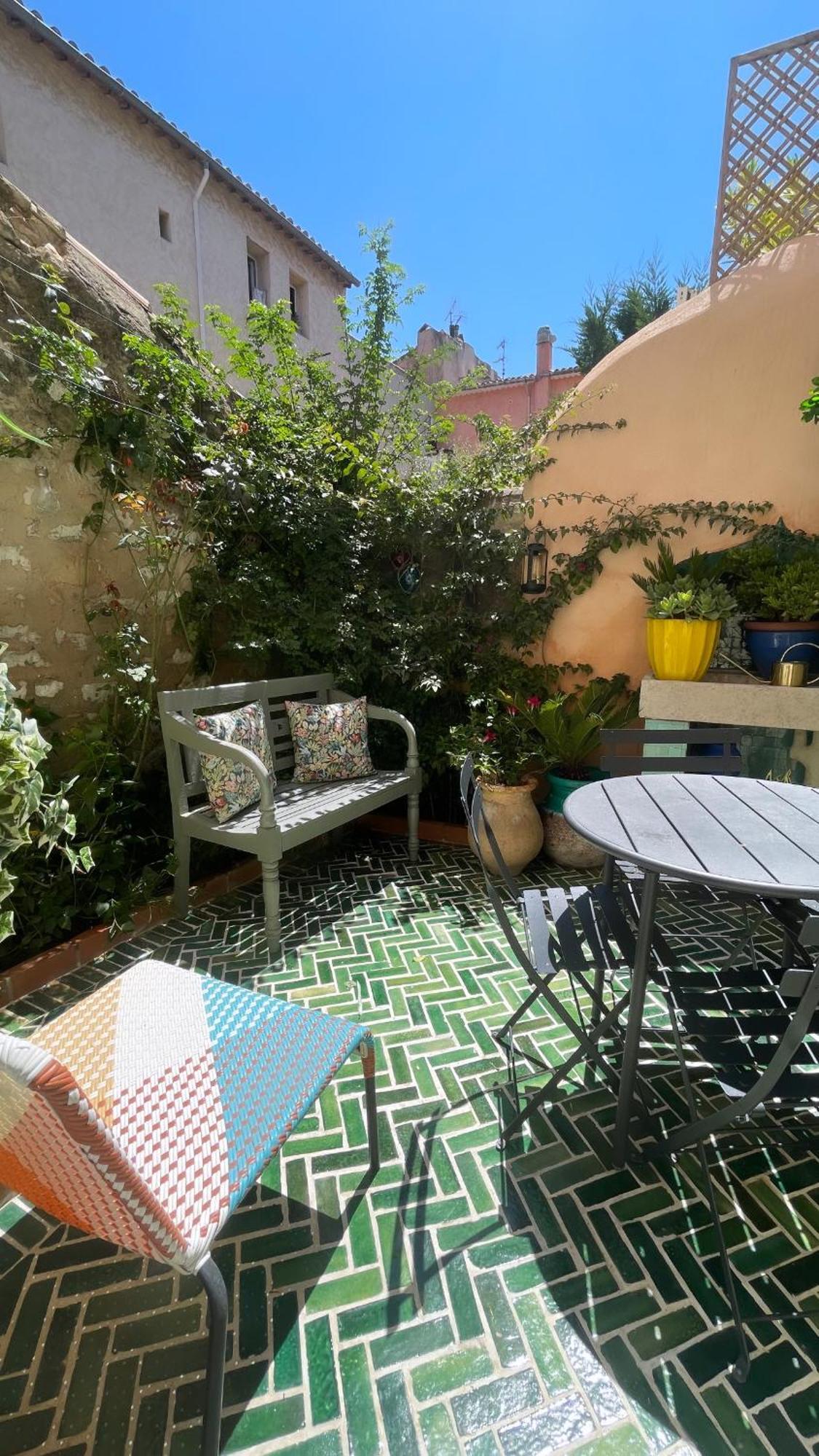 Petit Patio - 2 Chambres - Centre Ville - Climatisation 卡西斯 外观 照片